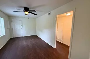 214 Crawford St, Huntsville, TX 77340 - Photo 6