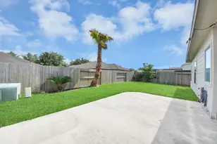 6611 Hawkins Hill Ln, Dickinson, TX 77539 - Photo 38