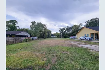 5320 Carmen Street, Houston, TX 77033 - Photo 8