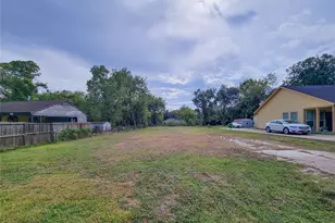 5320 Carmen St, Houston, TX 77033 - Photo 12