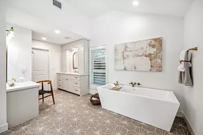 14 Lush Meadow Place, The Woodlands, TX 77381 - Photo 18