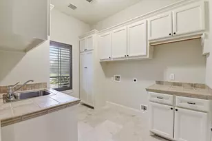 30 N Palmiera Cir, The Woodlands, TX 77382 - Photo 18