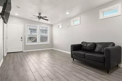 1028 Avenue K #3, Galveston, TX 77550 - Photo 6