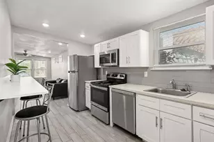 1028 Avenue K, Galveston, TX 77550 - Photo 1