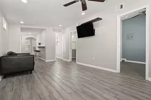 1028 Avenue K, Galveston, TX 77550 - Photo 8