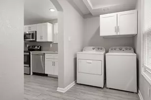 1028 Avenue K, Galveston, TX 77550 - Photo 4