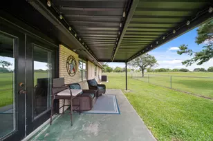 2303 Perryman Ave, Palacios, TX 77465 - Photo 22