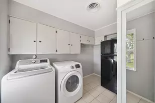 2303 Perryman Ave, Palacios, TX 77465 - Photo 12