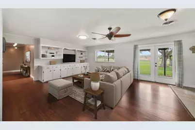 2303 Perryman Avenue, Palacios, TX 77465 - Photo 8