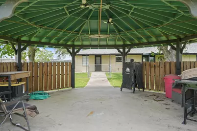 2303 Perryman Avenue, Palacios, TX 77465 - Photo 26