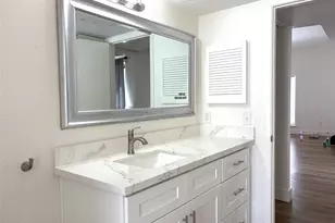 9809 Richmond Ave, Houston, TX 77042 - Photo 10