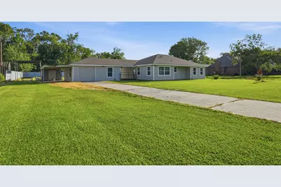 212 Jones Road, Highlands, TX 77562 - Photo 2