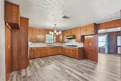 212 Jones Road, Highlands, TX 77562 - Photo 8