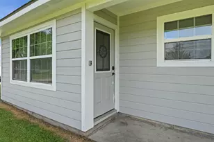 212 Jones Rd, Highlands, TX 77562 - Photo 4