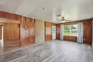 212 Jones Rd, Highlands, TX 77562 - Photo 6