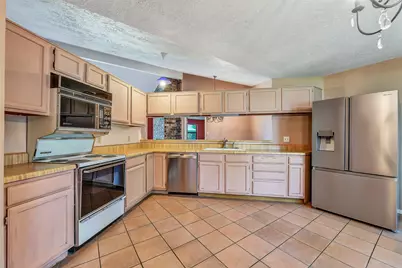 1116 W Castlewood Avenue, Friendswood, TX 77546 - Photo 8