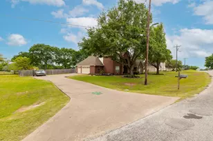 2807 Shadow Lawn St, Brenham, TX 77833 - Photo 40