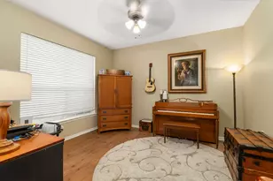 2807 Shadow Lawn St, Brenham, TX 77833 - Photo 4