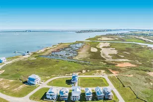 1626 Brown Pelican Bnd, Galveston, TX 77554 - Photo 1