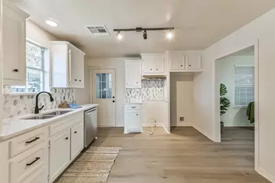 5828 Avenue T, Galveston, TX 77551 - Photo 12