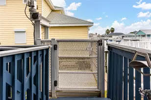 22105 Deaf P Smith Dr, Galveston, TX 77554 - Photo 32