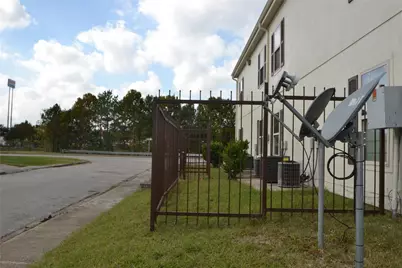 304 Dell Court #6, Houston, TX 77009 - Photo 42