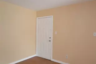 304 Dell Ct, Houston, TX 77009 - Photo 4