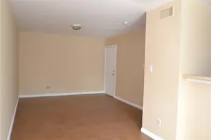 304 Dell Ct, Houston, TX 77009 - Photo 6