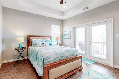11221 Schwartz Drive, Galveston, TX 77554 - Photo 6