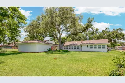 55 Flag Court, Lake Jackson, TX 77566 - Photo 32