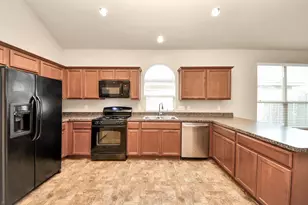 5507 Rustling Gates Ln, Katy, TX 77449 - Photo 2