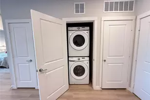 1610 Campbell Rd, Houston, TX 77055 - Photo 12