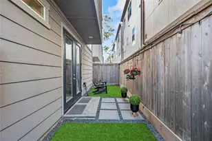 10909 Upland Retreat Dr, Houston, TX 77043 - Photo 20