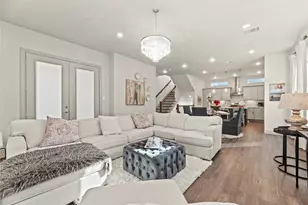 10909 Upland Retreat Dr, Houston, TX 77043 - Photo 6