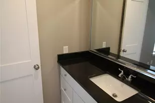 5400 E Sheldon St, Houston, TX 77008 - Photo 18