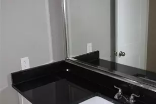 5400 E Sheldon St, Houston, TX 77008 - Photo 16