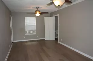 5400 E Sheldon St, Houston, TX 77008 - Photo 4