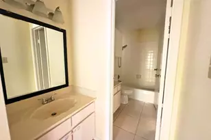 7575 Cambridge St, Houston, TX 77054 - Photo 8