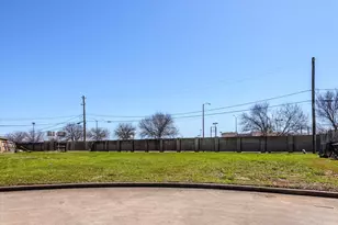 4014 England Ct Ct E, Houston, TX 77021 - Photo 1