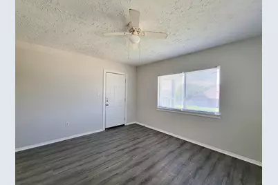 711 Avenue A #4, La Marque, TX 77568 - Photo 4