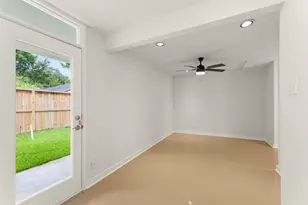 10211 Willowgrove Dr, Houston, TX 77035 - Photo 30