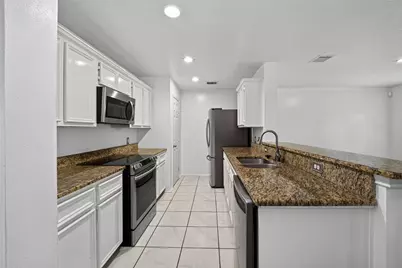 2735 Woodridge Manor Drive, Houston, TX 77087 - Photo 18