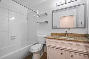 2735 Woodridge Manor Dr, Houston, TX 77087 - Photo 10