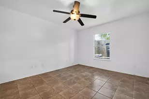 2735 Woodridge Manor Dr, Houston, TX 77087 - Photo 8