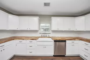 526 Co Rd 4321, Dayton, TX 77535 - Photo 18