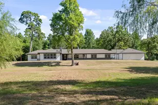 406 E 2nd St, Corrigan, TX 75939 - Photo 2