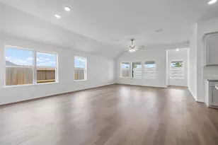 1090 Oakhurst Dr, Dayton, TX 77535 - Photo 18