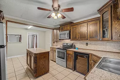 126 Huisache Street, Lake Jackson, TX 77566 - Photo 8