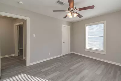 208 17th Avenue N, Texas City, TX 77590 - Photo 12