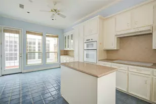 9506 Bayou Brook St, Houston, TX 77063 - Photo 10